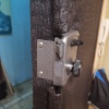 Выполнить мелкий ремонт двери