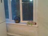 Вскрытие старых полов и укладка ламината на кухне, панельного дома