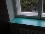 Установка пластиковых накладок на старые подоконники