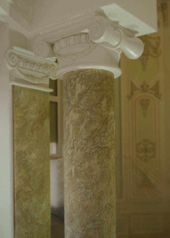 колонны,венецианская штукатурка,  роспись