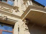 Фасад из природного камня