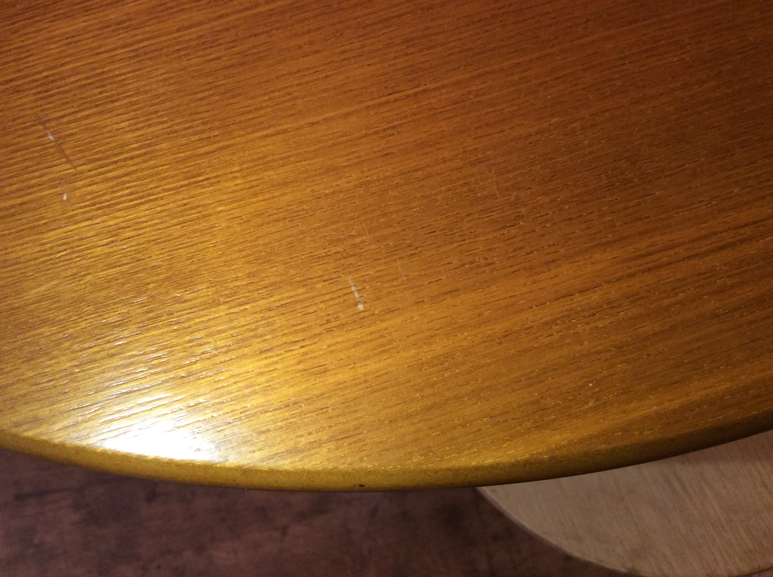 Внутренняя поверхность стола