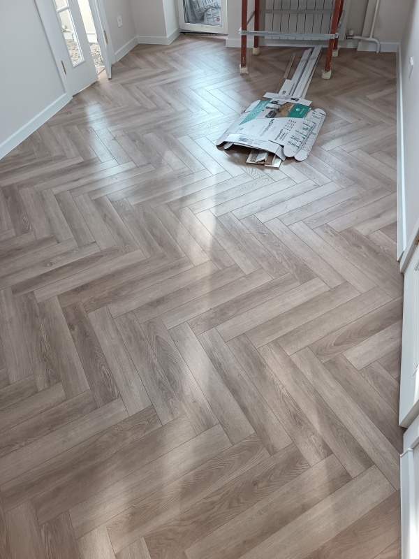 Ламинат в квартирах и загородных домах