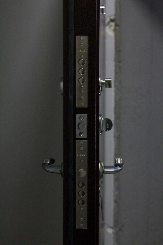 Входная металлическая дверь (монтаж)